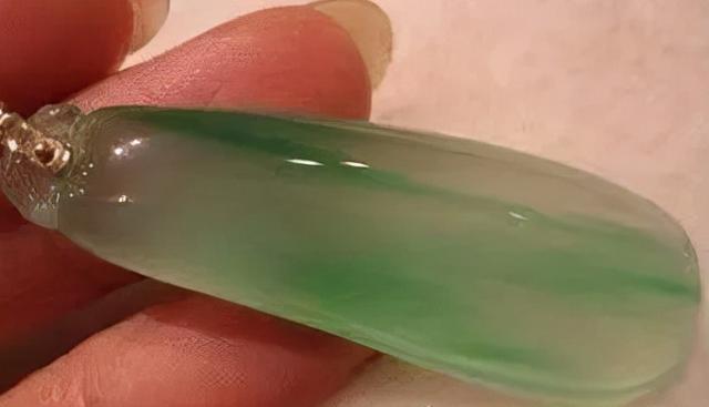 翡翠知识入门视频教程,翡翠玉器基础知识-第5张图片-翡翠网 翡翠知识入门视频教程,翡翠玉器基础知识-第5张图片-翡翠网