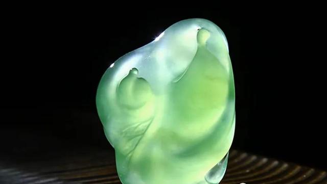翡翠知识入门视频教程,翡翠玉器基础知识-第23张图片-翡翠网 翡翠知识入门视频教程,翡翠玉器基础知识-第23张图片-翡翠网