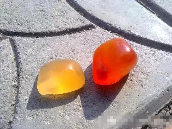 翡翠的原石在哪里黄翡翠玻璃种原石图片-第2张图片-翡翠网 翡翠的原石在哪里黄翡翠玻璃种原石图片-第2张图片-翡翠网