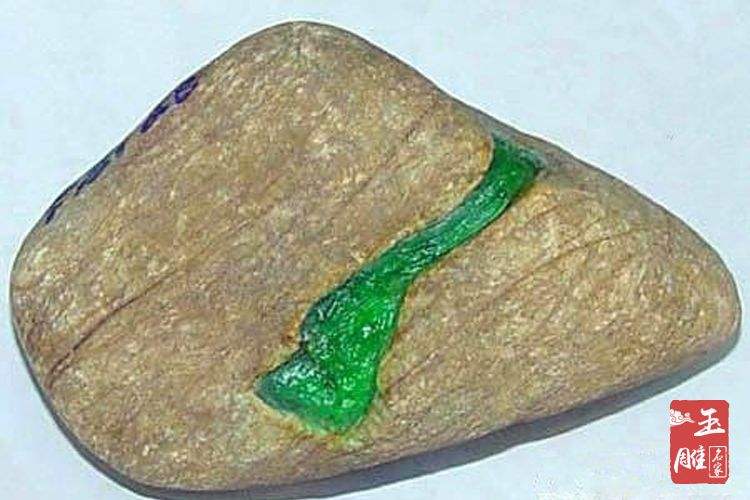买原石加工靠谱吗,翡翠原石剥皮的手工费-第1张图片-翡翠网 买原石加工靠谱吗,翡翠原石剥皮的手工费-第1张图片-翡翠网