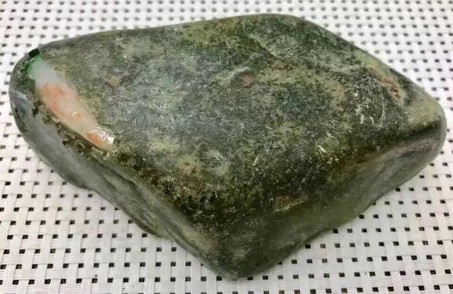 关于底子比较细腻的翡翠手镯多少钱的信息-第2张图片-翡翠网 关于底子比较细腻的翡翠手镯多少钱的信息-第2张图片-翡翠网