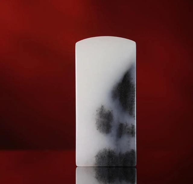 和田玉和翠玉哪一个贵,相同价格的和田玉和翡翠哪个贵-第10张图片-翡翠网 和田玉和翠玉哪一个贵,相同价格的和田玉和翡翠哪个贵-第10张图片-翡翠网