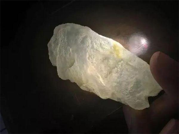 高价翡翠原石三亚翡翠原石报价-第3张图片-翡翠网 高价翡翠原石三亚翡翠原石报价-第3张图片-翡翠网