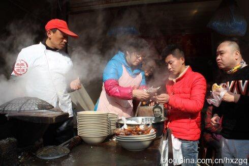 关于淡绿翡翠手镯价目表的信息-第2张图片-翡翠网 关于淡绿翡翠手镯价目表的信息-第2张图片-翡翠网