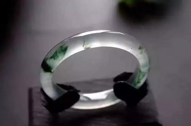 刀疤结场口的翡翠原石,翡翠原石有哪些种-第13张图片-翡翠网 刀疤结场口的翡翠原石,翡翠原石有哪些种-第13张图片-翡翠网