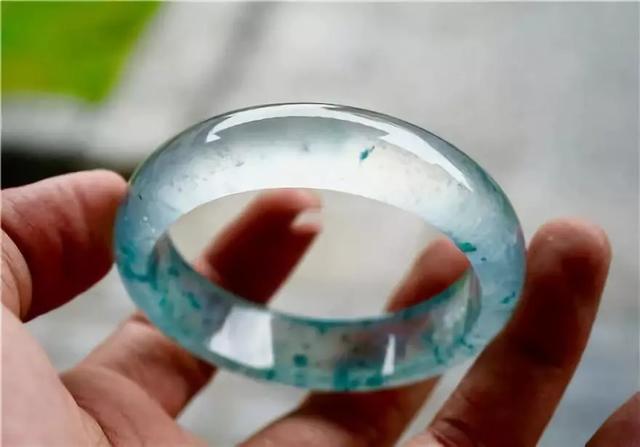 刀疤结场口的翡翠原石,翡翠原石有哪些种-第15张图片-翡翠网 刀疤结场口的翡翠原石,翡翠原石有哪些种-第15张图片-翡翠网