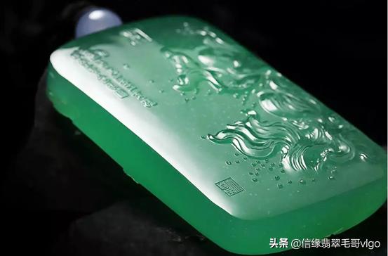 翡翠手镯戒指吊坠项链盒翡翠手镯能当项链戴吗-第2张图片-翡翠网 翡翠手镯戒指吊坠项链盒翡翠手镯能当项链戴吗-第2张图片-翡翠网