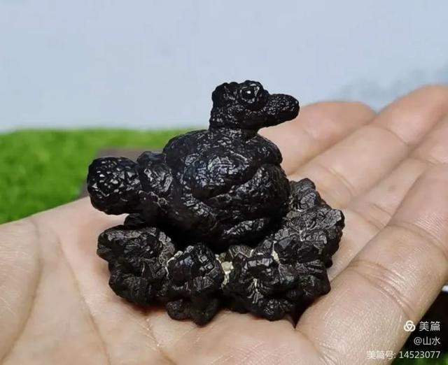 郴州翡翠原石毛料知识翡翠原石哪里买-第3张图片-翡翠网 郴州翡翠原石毛料知识翡翠原石哪里买-第3张图片-翡翠网