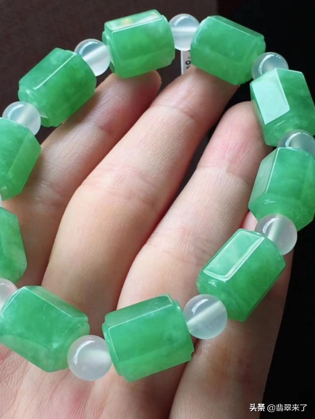 三彩翡翠手串价格的简单介绍-第19张图片-翡翠网 三彩翡翠手串价格的简单介绍-第19张图片-翡翠网