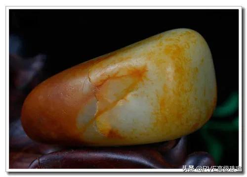 玉与翡翠一样吗假玉和真玉的区别-第1张图片-翡翠网 玉与翡翠一样吗假玉和真玉的区别-第1张图片-翡翠网