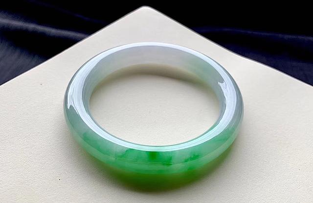 翡翠手镯市场价格表冰种翡翠手镯价格-第2张图片-翡翠网 翡翠手镯市场价格表冰种翡翠手镯价格-第2张图片-翡翠网