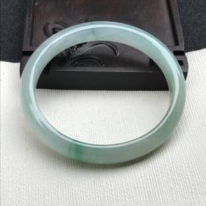 飘阳绿翡翠手镯属于什么档次,阳绿手镯图片及价格-第2张图片-翡翠网 飘阳绿翡翠手镯属于什么档次,阳绿手镯图片及价格-第2张图片-翡翠网