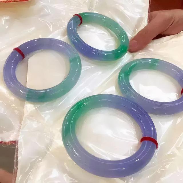 缅甸翡翠正圈手镯图片,缅甸翡翠手镯怎么样-第3张图片-翡翠网 缅甸翡翠正圈手镯图片,缅甸翡翠手镯怎么样-第3张图片-翡翠网