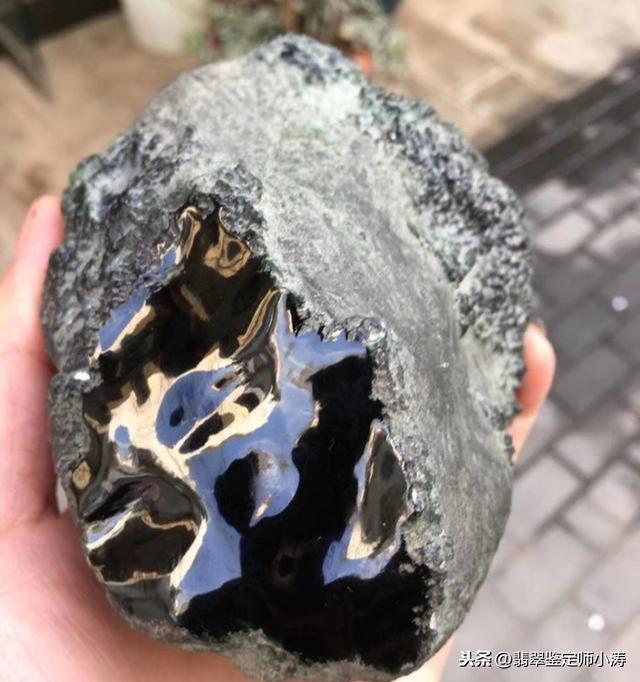 老油青翡翠原石翡翠原石和蓝水的区别-第2张图片-翡翠网 老油青翡翠原石翡翠原石和蓝水的区别-第2张图片-翡翠网