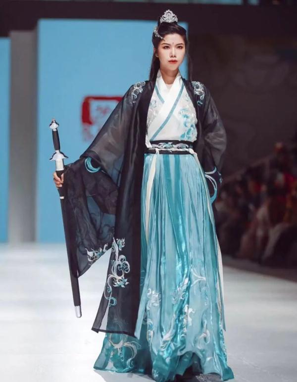 抖音裸身跳c哩c哩的抖音号,c哩c哩小丸子-第5张图片-翡翠网 抖音裸身跳c哩c哩的抖音号,c哩c哩小丸子-第5张图片-翡翠网