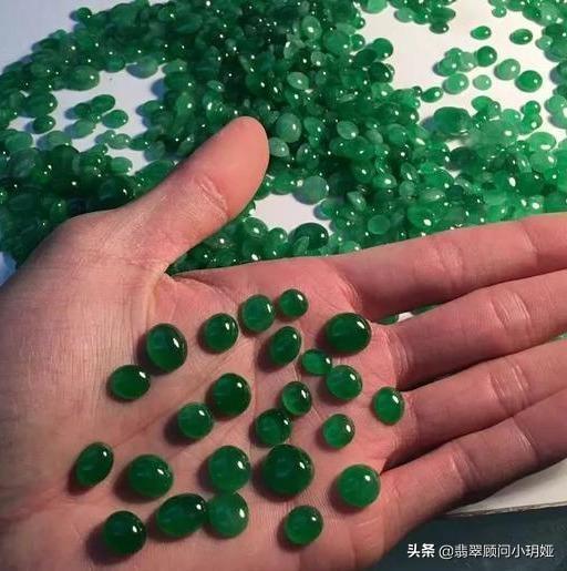 天然祖母绿原石图片祖母绿蛋面翡翠原石-第5张图片-翡翠网 天然祖母绿原石图片祖母绿蛋面翡翠原石-第5张图片-翡翠网