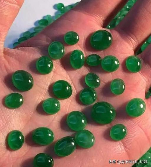 天然祖母绿原石图片祖母绿蛋面翡翠原石-第6张图片-翡翠网 天然祖母绿原石图片祖母绿蛋面翡翠原石-第6张图片-翡翠网