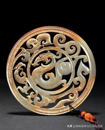 为什么银手镯要戴左手,镯子翡翠知识偶像-第2张图片-翡翠网 为什么银手镯要戴左手,镯子翡翠知识偶像-第2张图片-翡翠网