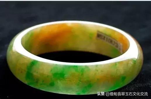 为什么银手镯要戴左手,镯子翡翠知识偶像-第68张图片-翡翠网 为什么银手镯要戴左手,镯子翡翠知识偶像-第68张图片-翡翠网