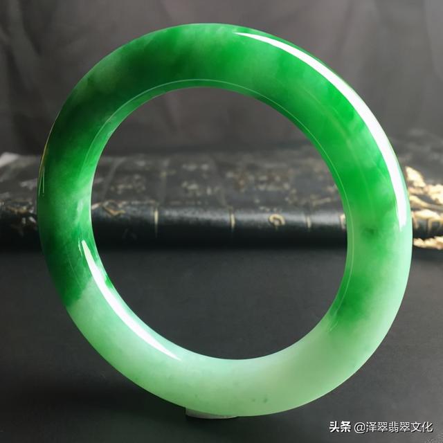 糯种阳绿翡翠手镯价格,满绿翡翠手镯价格图片-第9张图片-翡翠网 糯种阳绿翡翠手镯价格,满绿翡翠手镯价格图片-第9张图片-翡翠网