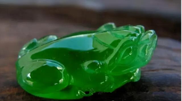 翡翠原石真实故事解说,玉石翡翠原石-第14张图片-翡翠网 翡翠原石真实故事解说,玉石翡翠原石-第14张图片-翡翠网