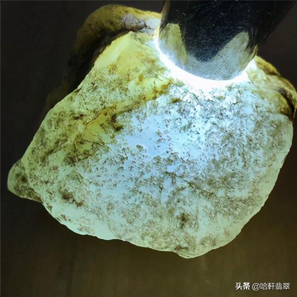 脱沙翡翠原石的简单介绍-第6张图片-翡翠网 脱沙翡翠原石的简单介绍-第6张图片-翡翠网