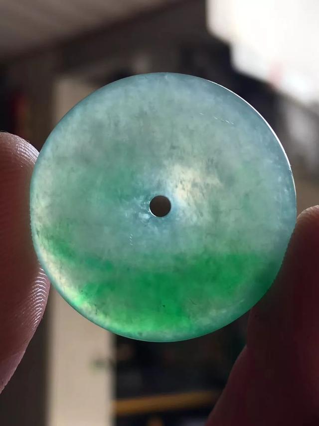 吉林翡翠知识入门,糯种翡翠好吗-第3张图片-翡翠网 吉林翡翠知识入门,糯种翡翠好吗-第3张图片-翡翠网