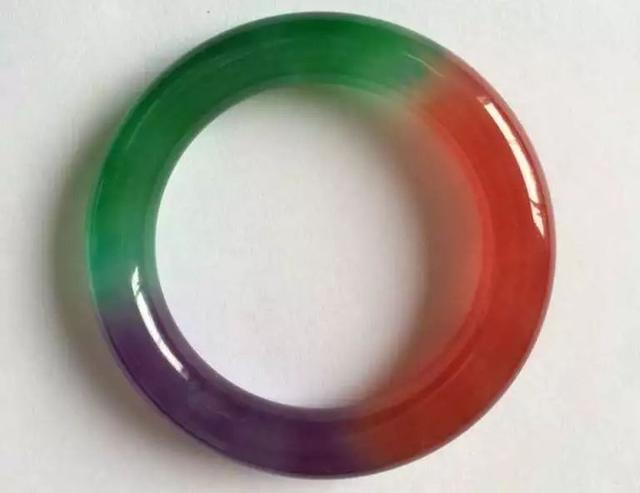 吉林翡翠知识入门,糯种翡翠好吗-第15张图片-翡翠网 吉林翡翠知识入门,糯种翡翠好吗-第15张图片-翡翠网