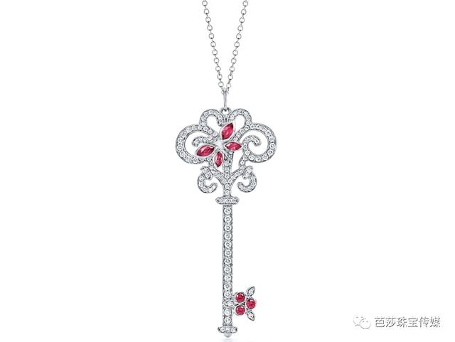 翡翠手镯带哪个手,手镯翡翠雕刻虫子-第15张图片-翡翠网 翡翠手镯带哪个手,手镯翡翠雕刻虫子-第15张图片-翡翠网