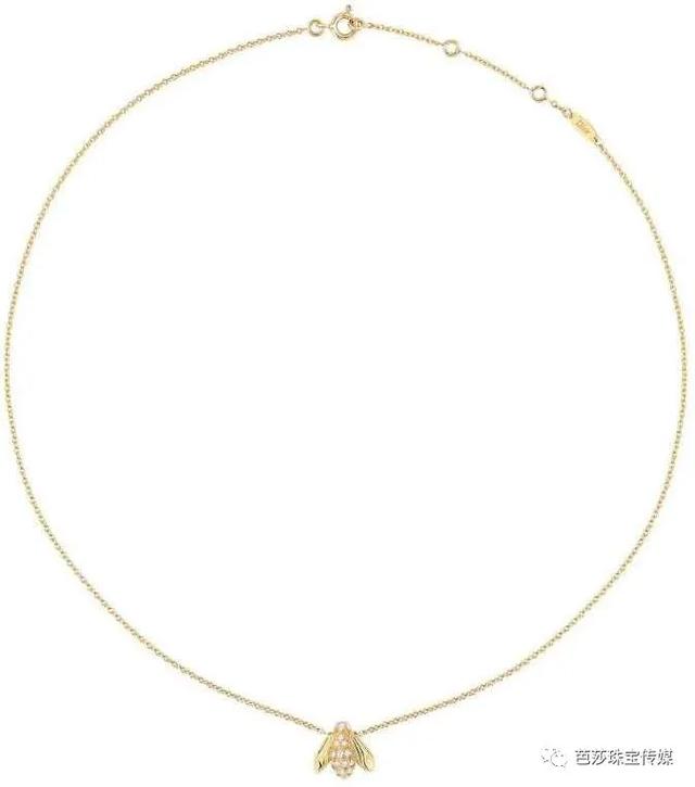 翡翠手镯带哪个手,手镯翡翠雕刻虫子-第16张图片-翡翠网 翡翠手镯带哪个手,手镯翡翠雕刻虫子-第16张图片-翡翠网