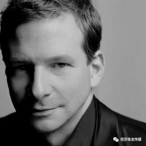 翡翠手镯带哪个手,手镯翡翠雕刻虫子-第39张图片-翡翠网 翡翠手镯带哪个手,手镯翡翠雕刻虫子-第39张图片-翡翠网