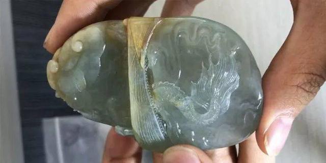 莫西沙5层矿翡翠原石莫西沙翡翠原石实拍-第9张图片-翡翠网 莫西沙5层矿翡翠原石莫西沙翡翠原石实拍-第9张图片-翡翠网