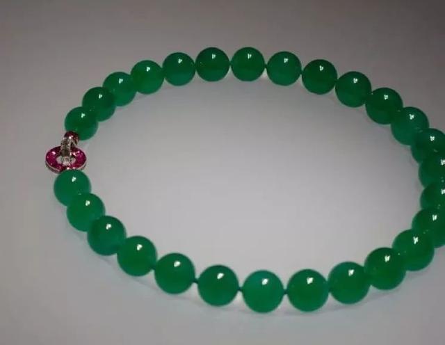 翡翠原石的价位,BC翡翠价格-第3张图片-翡翠网 翡翠原石的价位,BC翡翠价格-第3张图片-翡翠网