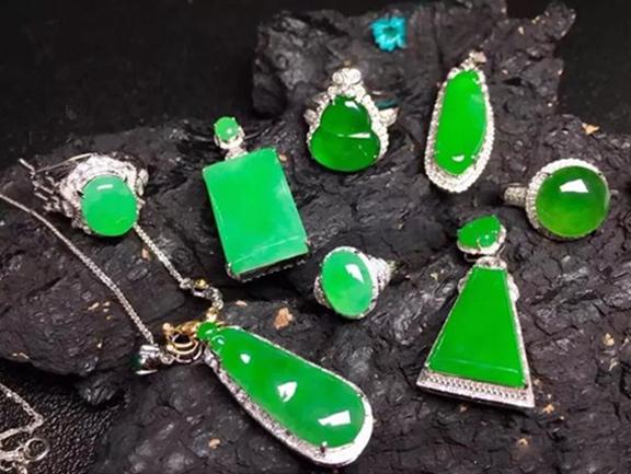 翡翠入门知识点大全的简单介绍-第16张图片-翡翠网 翡翠入门知识点大全的简单介绍-第16张图片-翡翠网