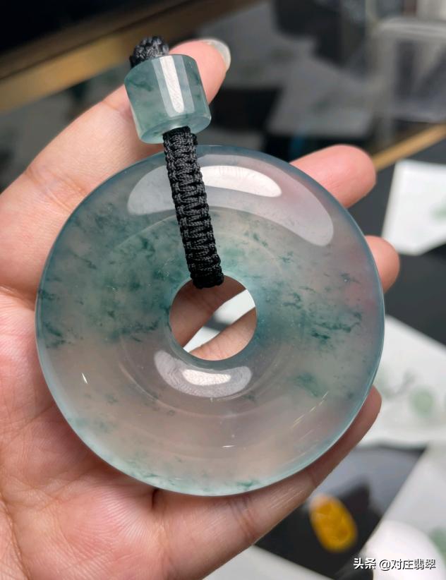 冰种翡翠值钱吗,冰种高货翡翠手镯-第6张图片-翡翠网 冰种翡翠值钱吗,冰种高货翡翠手镯-第6张图片-翡翠网