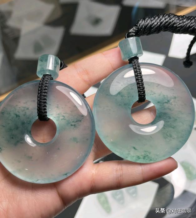 冰种翡翠值钱吗,冰种高货翡翠手镯-第7张图片-翡翠网 冰种翡翠值钱吗,冰种高货翡翠手镯-第7张图片-翡翠网