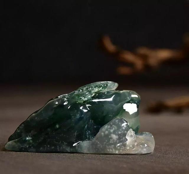 形容翡翠美的文章,关于翡翠知识的文章-第4张图片-翡翠网 形容翡翠美的文章,关于翡翠知识的文章-第4张图片-翡翠网