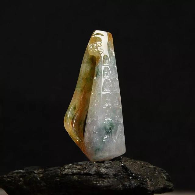 形容翡翠美的文章,关于翡翠知识的文章-第7张图片-翡翠网 形容翡翠美的文章,关于翡翠知识的文章-第7张图片-翡翠网