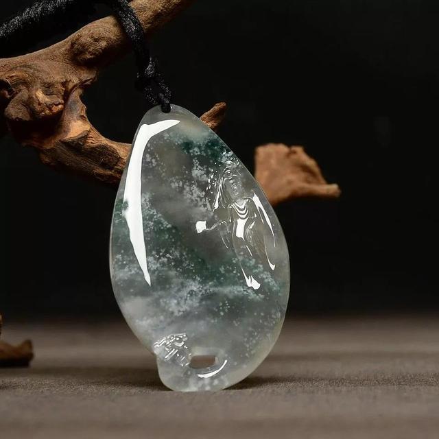 形容翡翠美的文章,关于翡翠知识的文章-第8张图片-翡翠网 形容翡翠美的文章,关于翡翠知识的文章-第8张图片-翡翠网