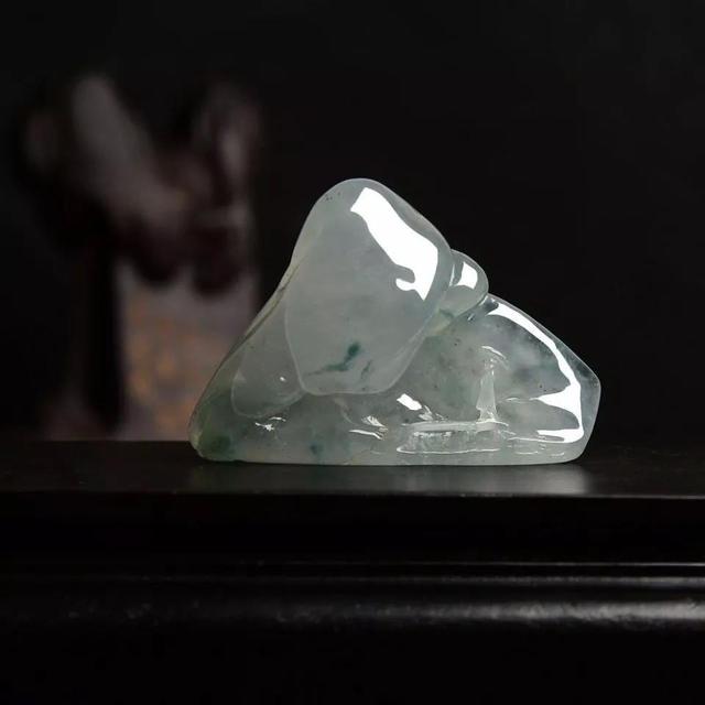 形容翡翠美的文章,关于翡翠知识的文章-第13张图片-翡翠网 形容翡翠美的文章,关于翡翠知识的文章-第13张图片-翡翠网