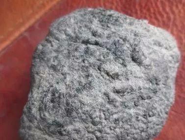 黄皮翡翠原石一般出什么料紫黄翡翠原石价格-第13张图片-翡翠网 黄皮翡翠原石一般出什么料紫黄翡翠原石价格-第13张图片-翡翠网