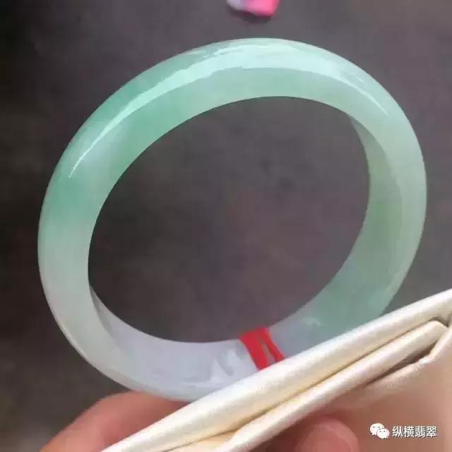 翡翠知识全解,我的翡翠全绿了-第3张图片-翡翠网 翡翠知识全解,我的翡翠全绿了-第3张图片-翡翠网