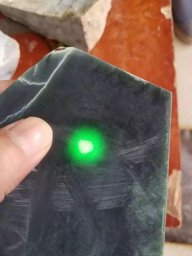 老象皮翡翠原石,老象皮原石翡翠图片-第4张图片-翡翠网 老象皮翡翠原石,老象皮原石翡翠图片-第4张图片-翡翠网