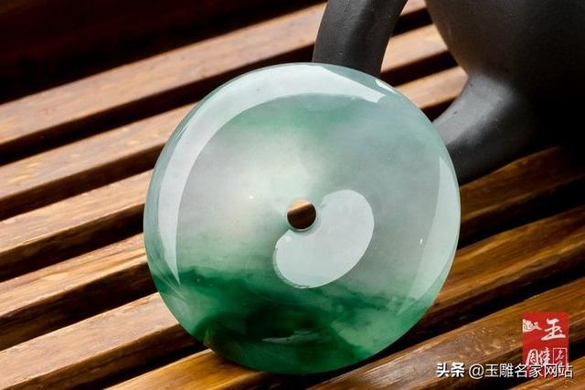 A级翡翠平安扣价格的简单介绍-第1张图片-翡翠网 A级翡翠平安扣价格的简单介绍-第1张图片-翡翠网