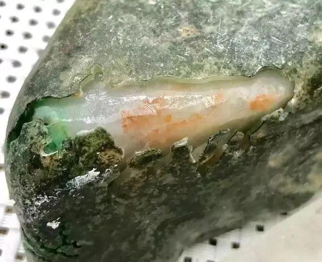 翡翠原石展,翡翠原石开出来全白肉-第3张图片-翡翠网 翡翠原石展,翡翠原石开出来全白肉-第3张图片-翡翠网