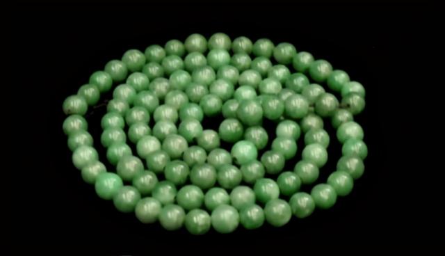 翡翠手镯后面加佛头好吗翡翠手镯可以传给女儿吗-第3张图片-翡翠网 翡翠手镯后面加佛头好吗翡翠手镯可以传给女儿吗-第3张图片-翡翠网