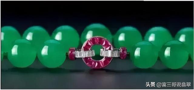 世界上最贵的翡翠原石,最贵的翡翠手镯排行榜-第6张图片-翡翠网 世界上最贵的翡翠原石,最贵的翡翠手镯排行榜-第6张图片-翡翠网