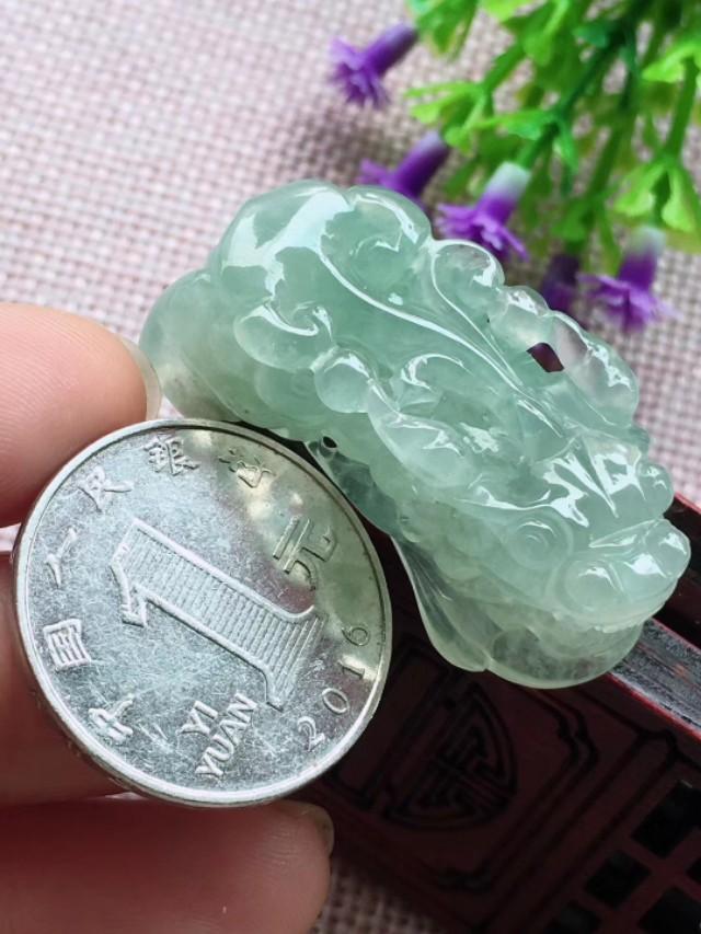 翡翠有蓝冰的吗冰蓝翡翠价格-第3张图片-翡翠网 翡翠有蓝冰的吗冰蓝翡翠价格-第3张图片-翡翠网