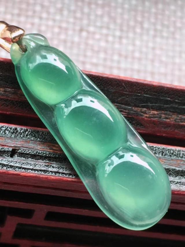 翡翠有蓝冰的吗冰蓝翡翠价格-第12张图片-翡翠网 翡翠有蓝冰的吗冰蓝翡翠价格-第12张图片-翡翠网