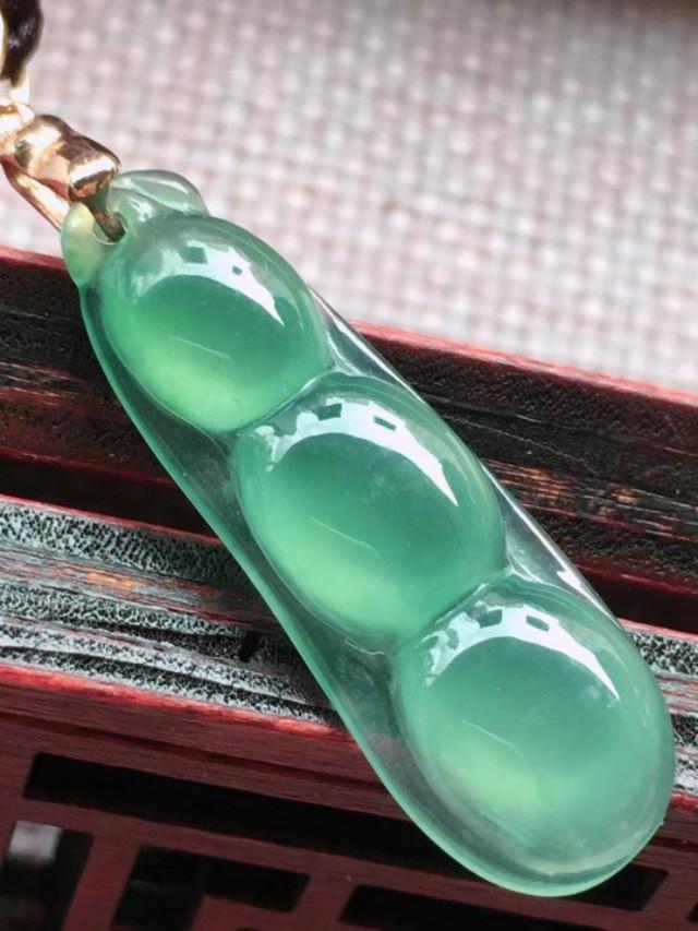 翡翠有蓝冰的吗冰蓝翡翠价格-第13张图片-翡翠网 翡翠有蓝冰的吗冰蓝翡翠价格-第13张图片-翡翠网